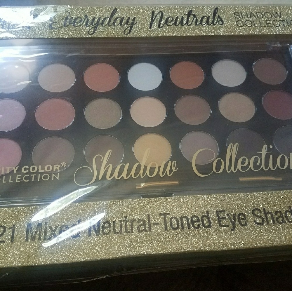 21 eyeshadow Neutral-Toned Palette